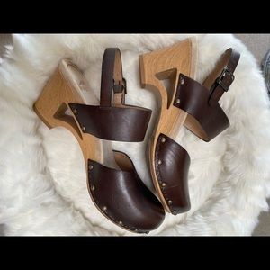 Dansko Thea Brown Sandals size 7.5 Euro size 38